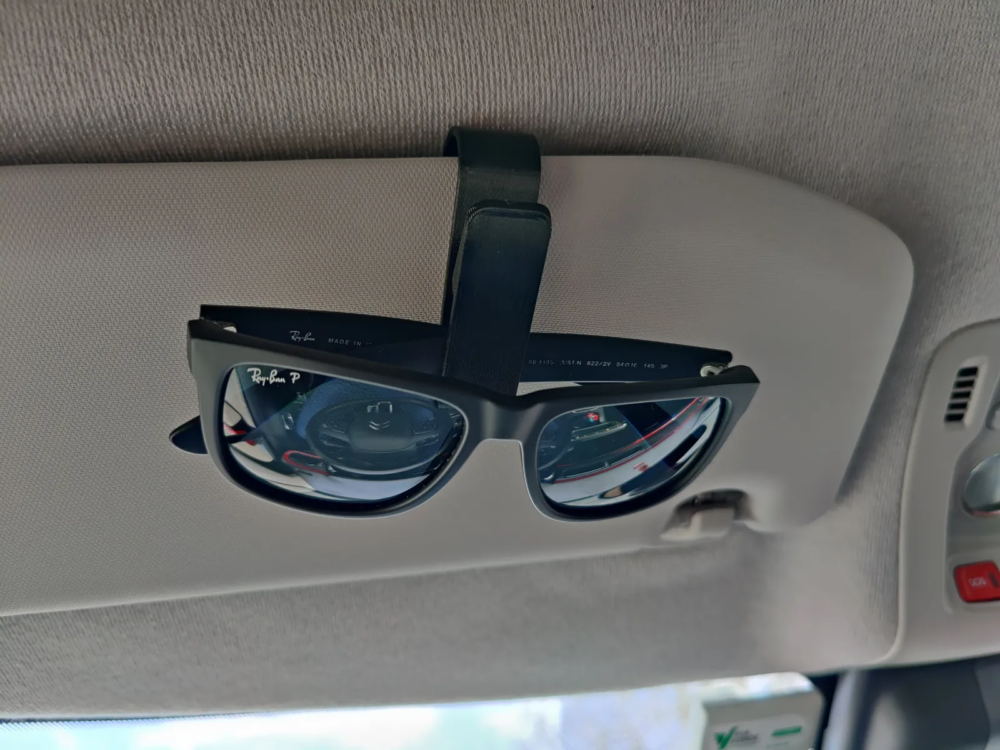 Porte-lunettes de soleil