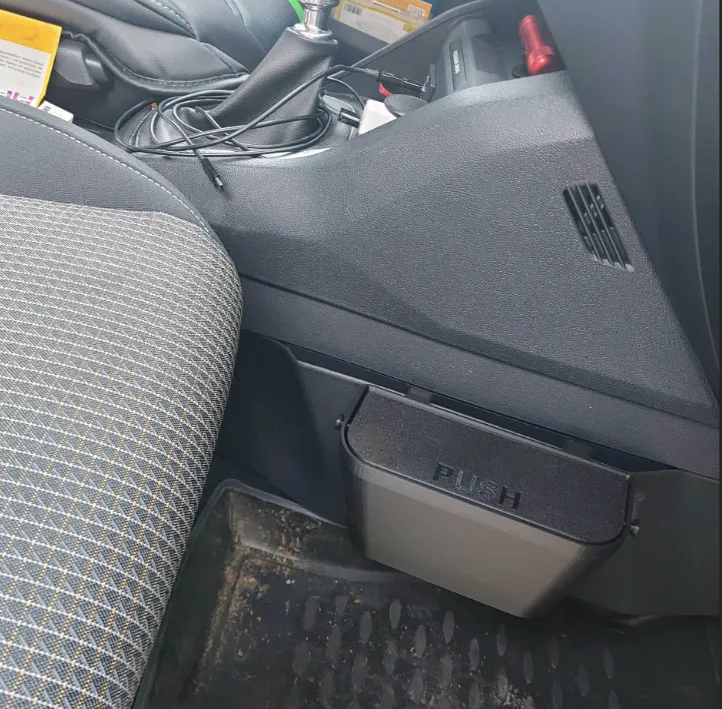 Poubelle de voiture à poussoir pour poche de porte